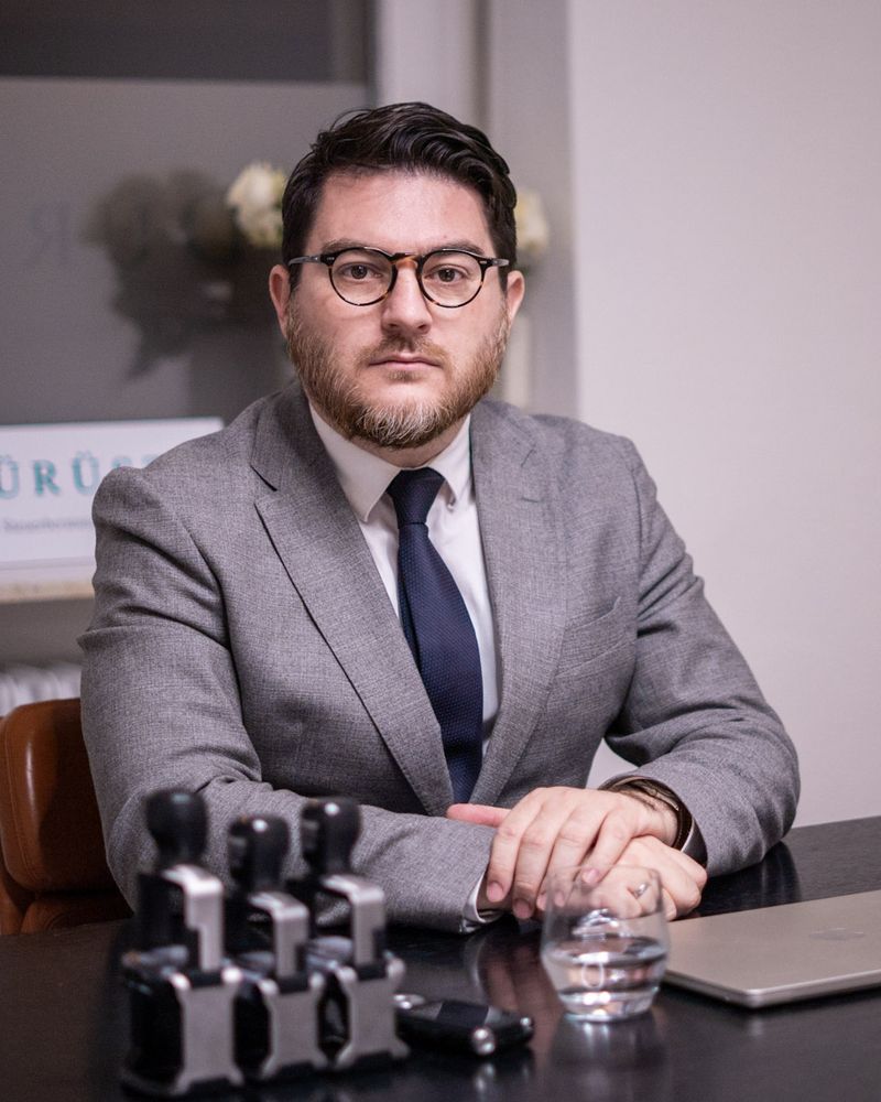 Porträt Rechtsanwalt Yalçın Tekinoğlu